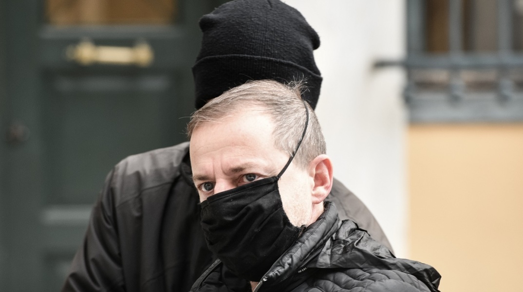 Μεταφορά του ηθοποιού-σκηνοθέτη Δημήτρη Λιγνάδη στην Ευελπίδων