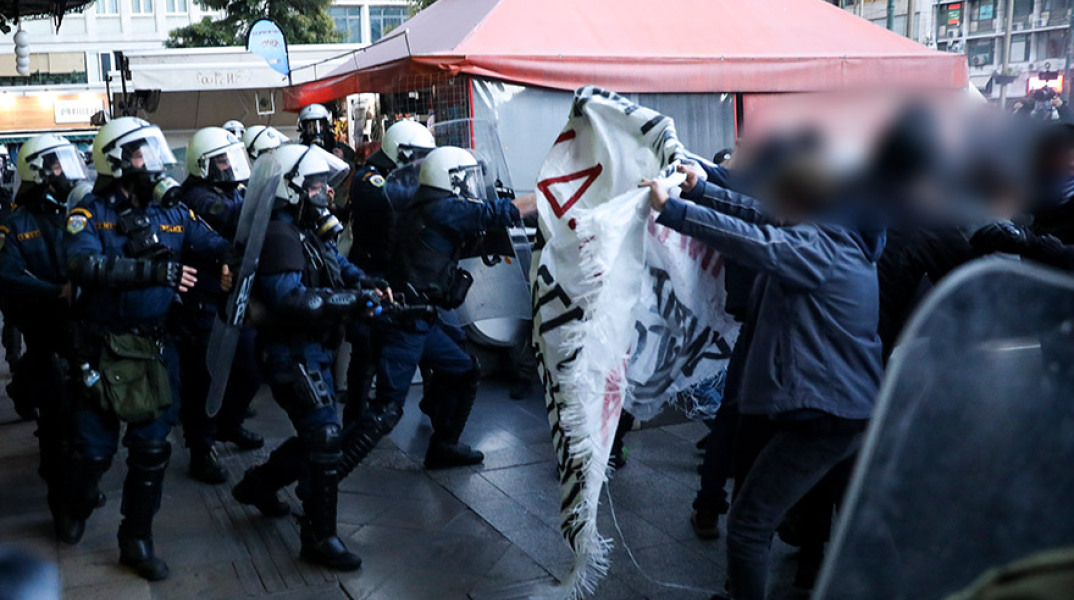 ΣΥΓΚΕΝΤΡΩΣΗ ΑΛΛΗΛΕΓΓΥΗΣ ΓΙΑ ΤΟΝ ΔΗΜΗΤΡΗ ΚΟΥΦΟΝΤΙΝΑ 