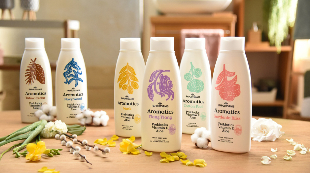 Κορυφαίες διακρίσεις για την Παπουτσάνης στον θεσμό Προϊόν της Χρονιάς 2021, για τη σειρά αφρόλουτρων Aromatics και τα αντισηπτικά προϊόντα Natura.