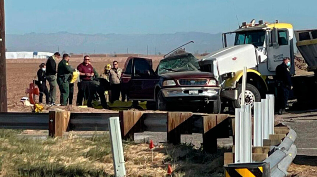 Στην Καλιφόρνια, κοντά στα σύνορα με το Μεξικό, νταλίκα συγκρούστηκε με SUV, μέσα στο οποίο επέβαιναν 27 άνθρωποι