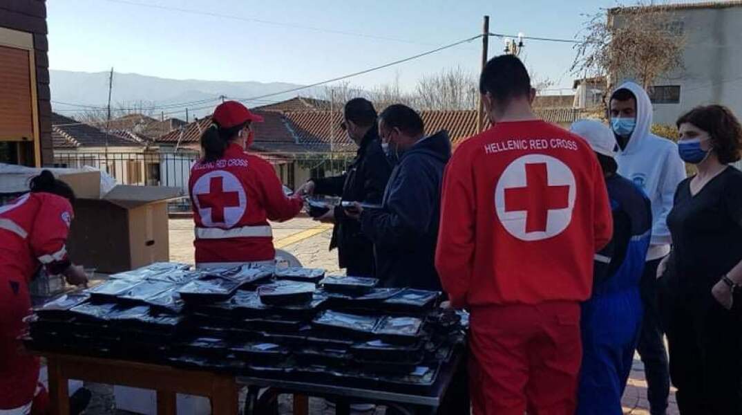 Ο Ερυθρός Σταυρός στις σεισμόπληκτες περιοχές της Ελασσόνας
