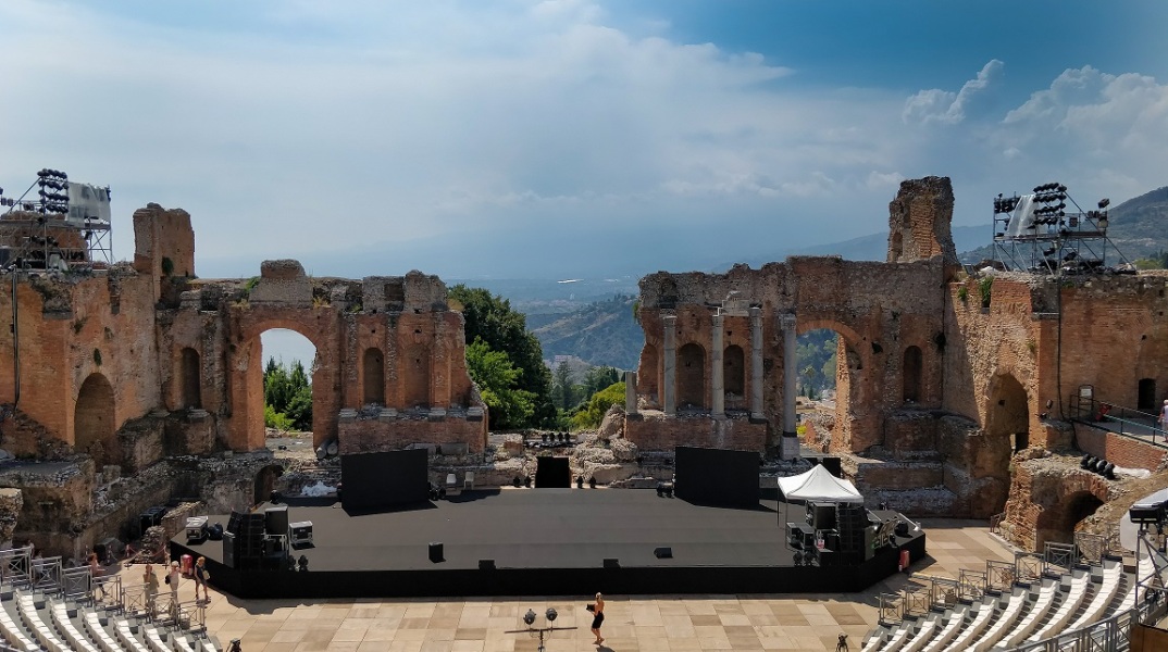 Το αρχαίο θέατρο στην Ταορμίνα στην Ιταλία
