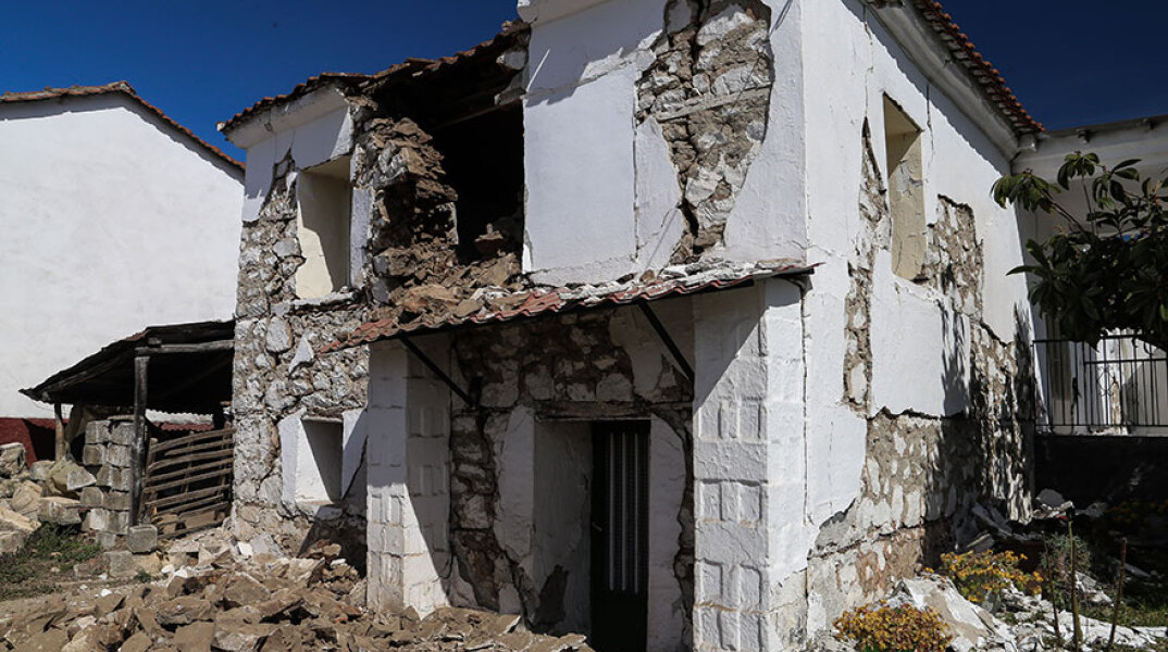 Σεισμός στην Ελασσόνα: Καταστροφές σε σπίτι στον οικισμό Μεσοχώρι (ΦΩΤΟ ΑΡΧΕΙΟΥ)