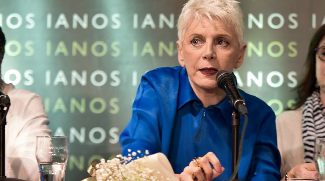 Η δημοσιογράφος και συγγραφέας, Έλενα Ακρίτα