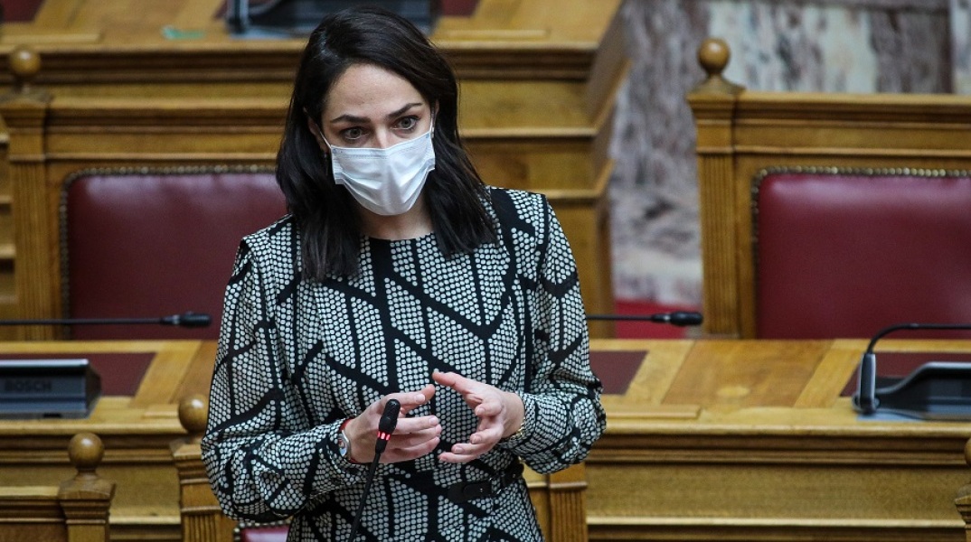 Η υφυπουργός Εργασίας και Κοινωνικών Υποθέσεων, Δόμνα Μιχαηλίδου