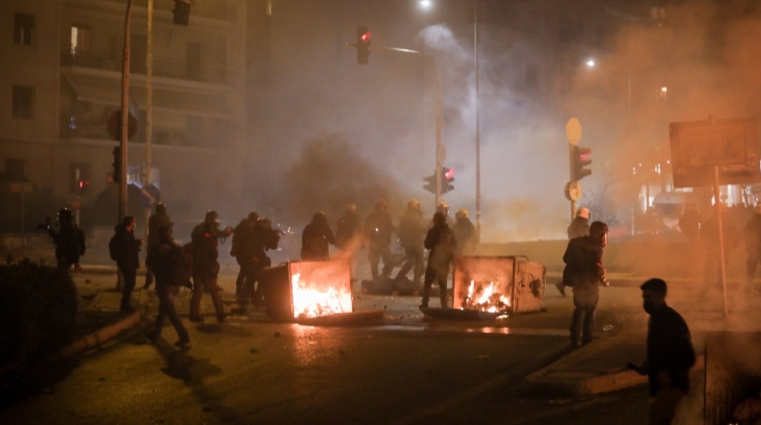 Επεισόδια στη Νέα Σμύρνη μετά το τέλος της πορείας, 09.03.2021