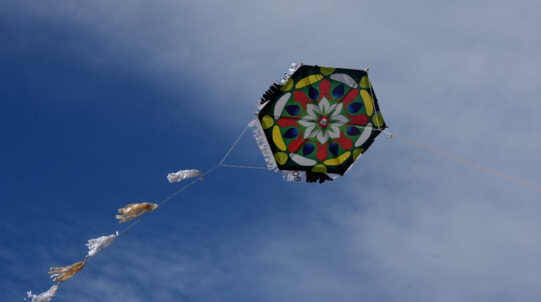 Πέταγμα χαρταετού την Καθαρά Δευτέρα