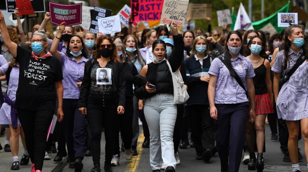 Δεκάδες χιλιάδες γυναίκες διαδηλώνουν για τη σεξουαλική βία στην Αυστραλία