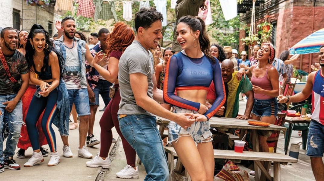Σκηνή από την κινηματογραφική μεταφορά του μιούζικαλ «In The Heights»