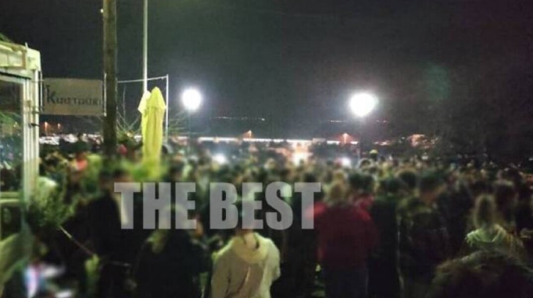 Καρναβαλικό κορωνοπάρτι στήθηκε στην περιοχή του Κάστρου στην Πάτρα