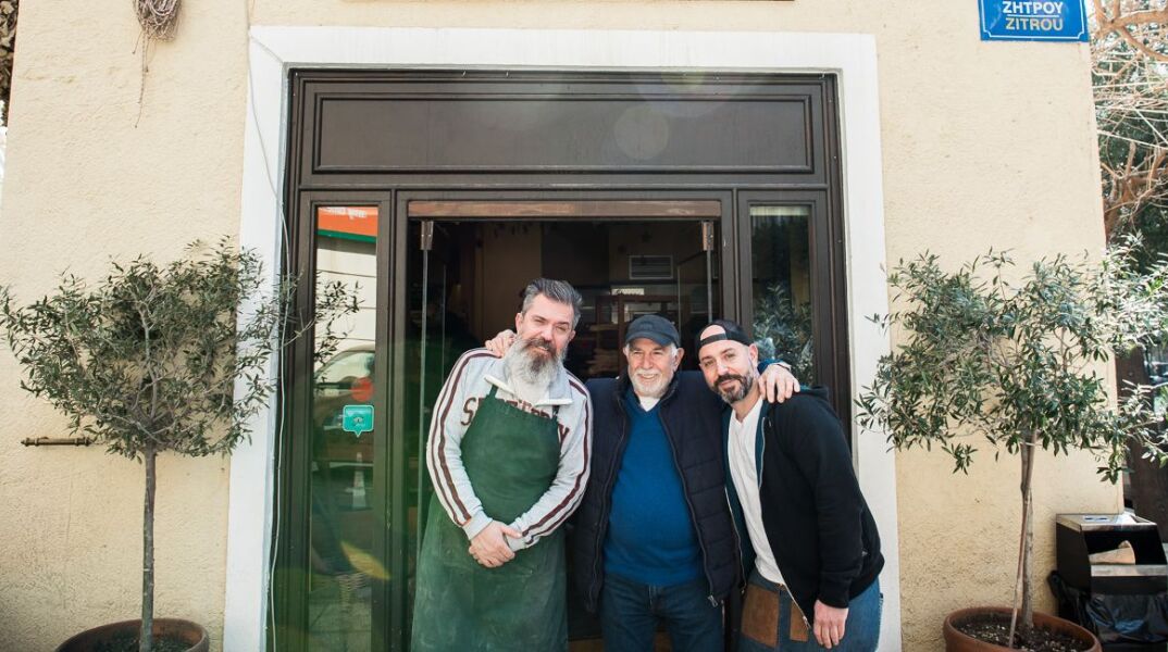 Ο κ. Τάκης Παπαδόπουλος με τους δύο γιους του Αρτέμη και Θοδωρή