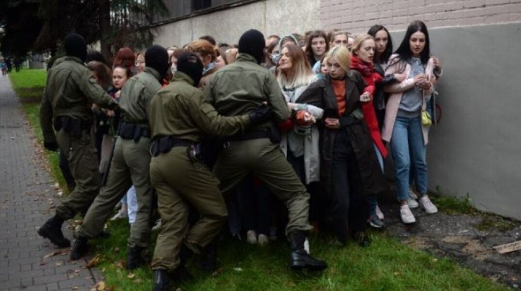 Βίαιες συλλήψεις διαδηλωτών στο Μινσκ