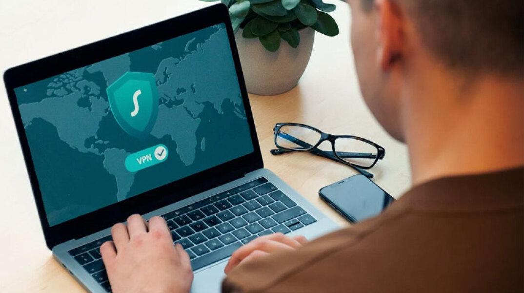 Νέος εργαζόμενος - Υπολογιστής