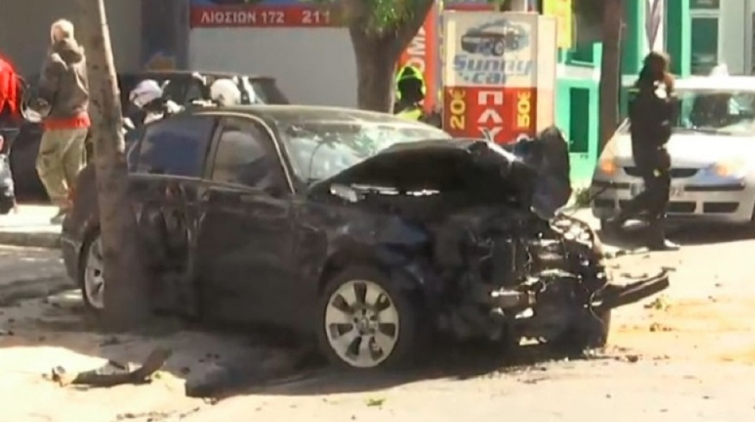 Τροχαίο με όχημα που ξέφυγε της πορείας του σε καταδίωξη της ΕΛΑΣ