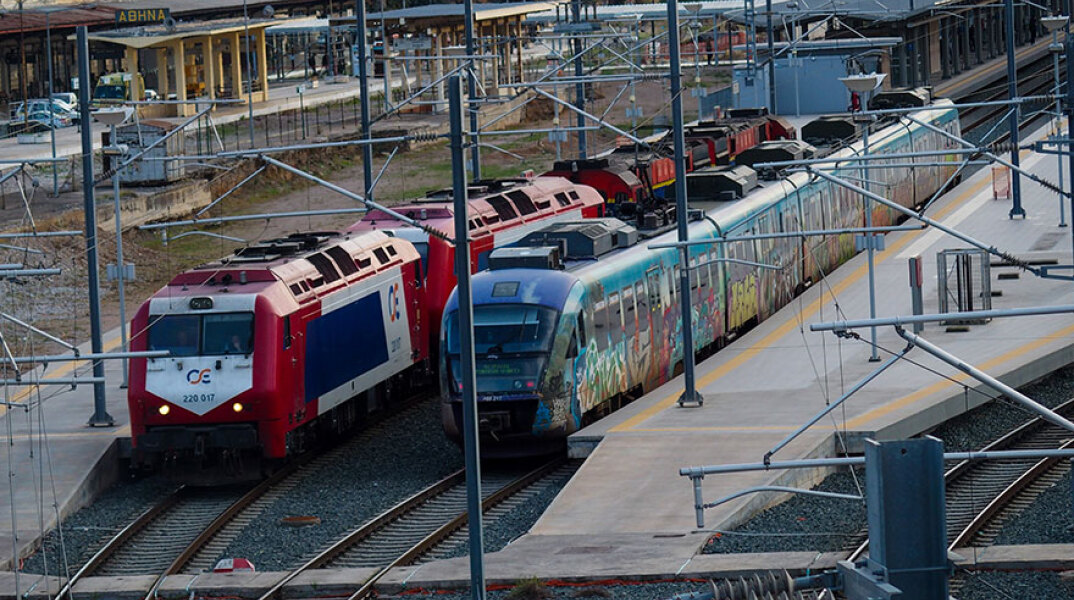 Προαστιακός (ΦΩΤΟ ΑΡΧΕΙΟΥ) - Νεκρή η ηλικιωμένη που παρασύρθηκε από συρμό στα Σεπόλια