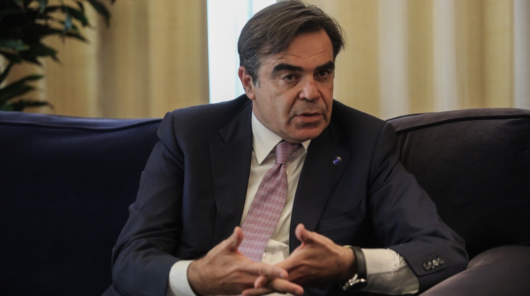 Μαργαρίτης Σχοινάς: Μέχρι το τέλος του καλοκαιριού θα έχει εμβολιαστεί το 70% του γενικού πληθυσμού, δήλωσε ο αντιπρόεδρος της Κομισιόν