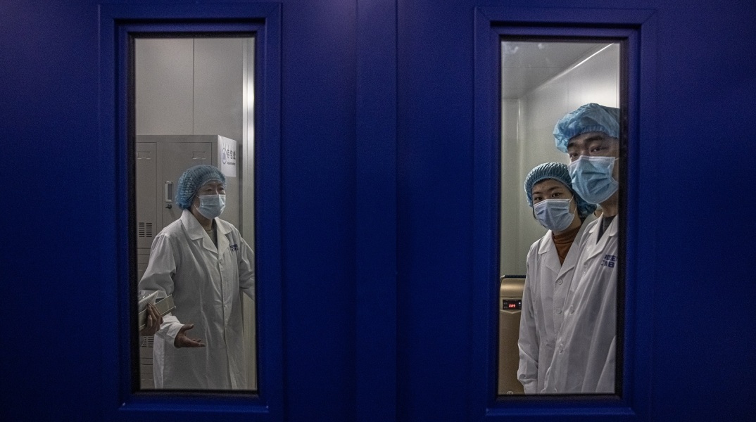 Εργαζόμενη σε νοσοκομείο που είχε λάβει και τις δύο δόσεις εμβολίου ήταν το πρώτο κρούσμα εγχώριας μετάδοσης κορωνοϊού στην Κίνα από τον Φεβρουάριο