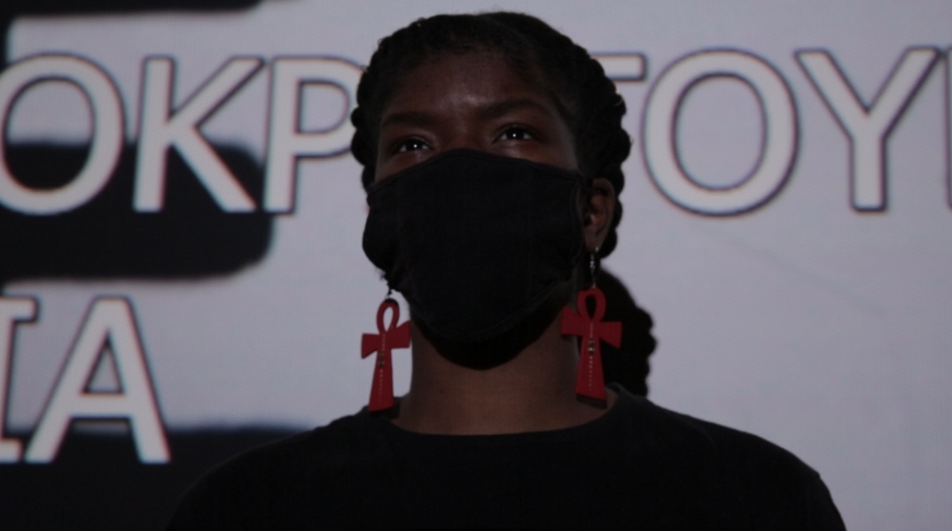 Το πρότζεκτ «the AfroGreeks» μετατρέπει την άδεια Αθήνα σε σκηνή δράσεων την Ημέρα των Φυλετικών Διακρίσεων
