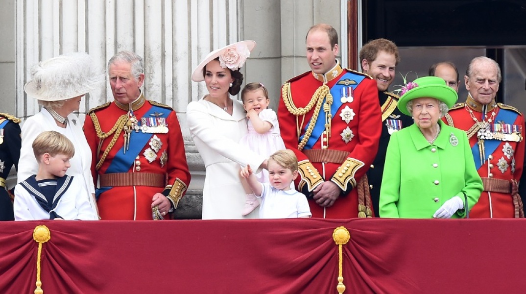 Ο πρίγκιπας Ουίλιαμ και η Κέιτ Μίντλετον με τα δύο μεγαλύτερα παιδιά τους