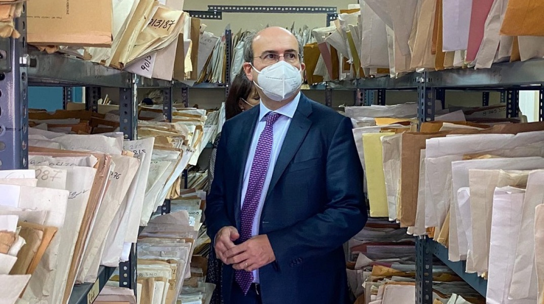 Επίσκεψη Χατζηδάκη στον ΕΦΚΑ