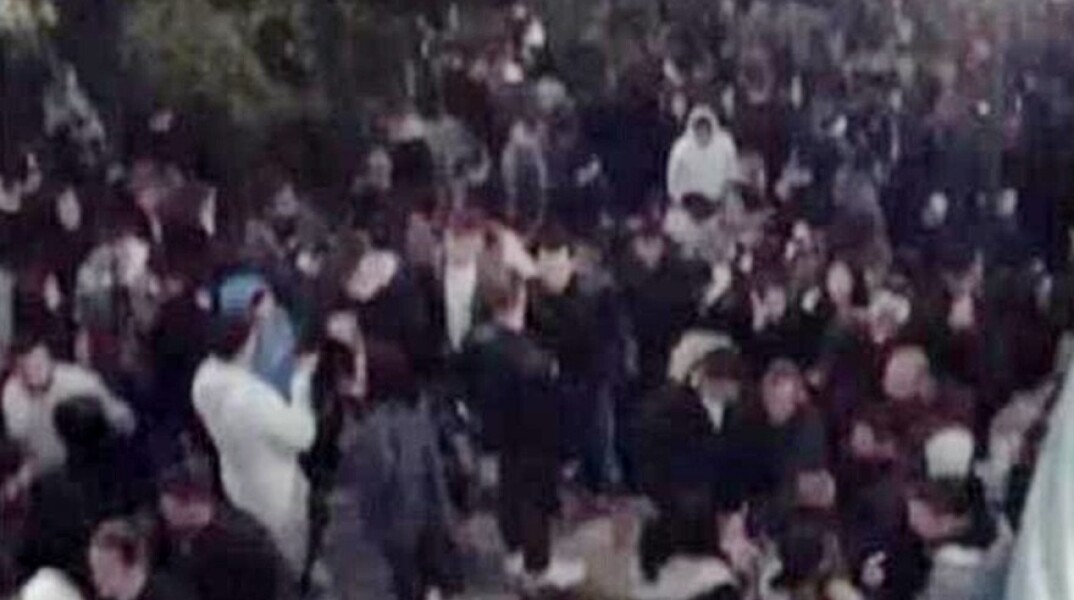 Πάρτι εν μέσω κορωνοϊού στην Πάτρα