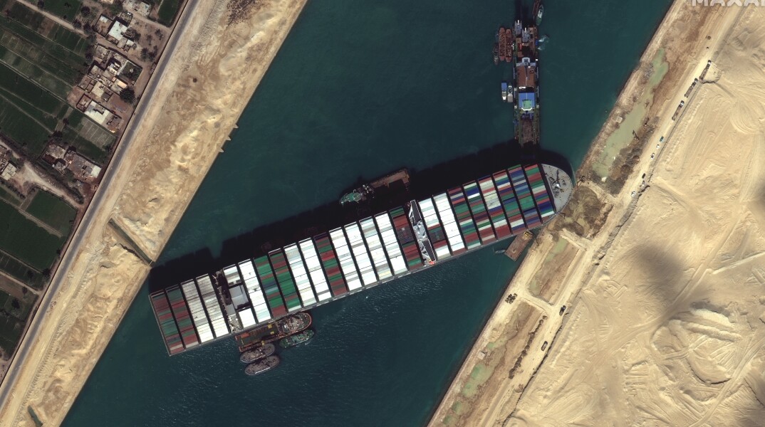 Σουέζ : Σε εξέλιξη νέα επιχείρηση αποκόλλησης του «Ever Given»