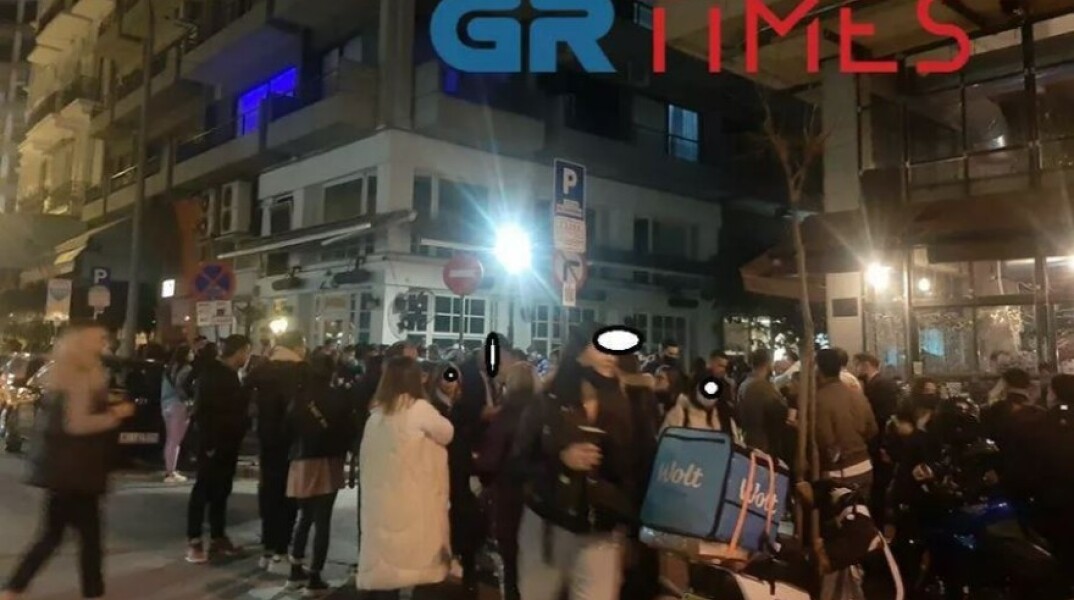 Θεσσαλονίκη συνωστισμός στη Μητροπόλεως