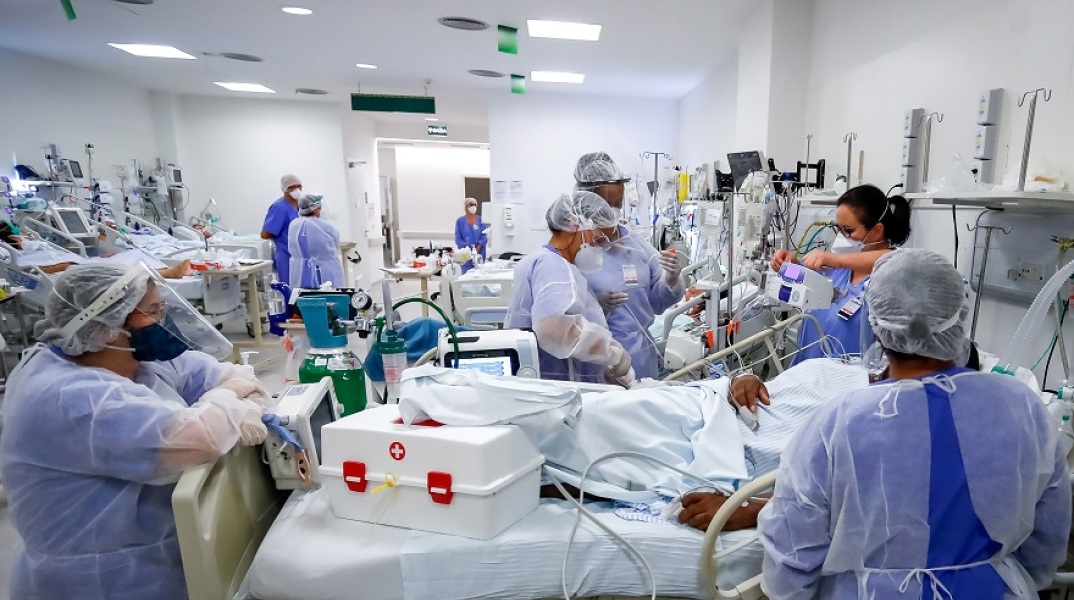 Διασωληνωμένοι ασθενείς σε Μονάδα Εντατικής Θεραπείας της Βραζιλίας