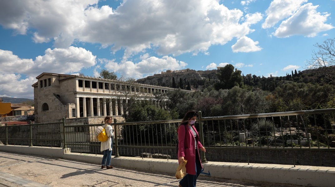 Στιγμιότυπο από το lockdown στην Αθήνα 