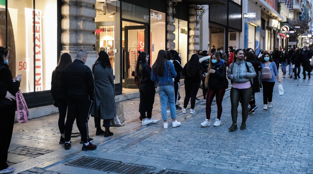 Στιγμιότυπο στην οδό Ερμού 