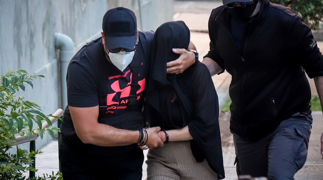 H κατηγορούμενη για την επίθεση με βιτριόλι στην Καλλιθέα