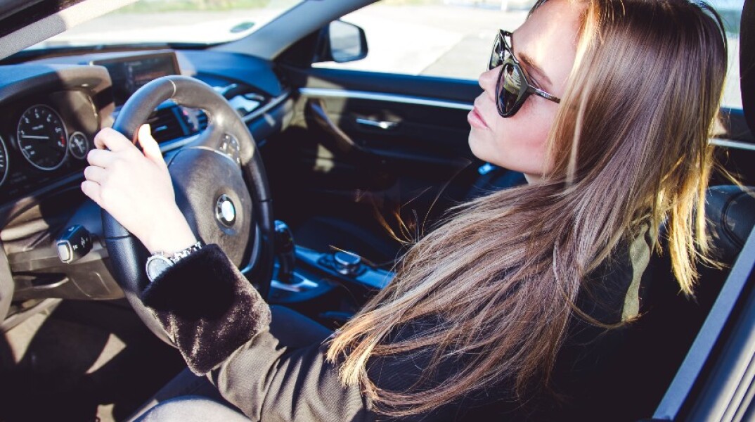 Γυναίκα οδηγός