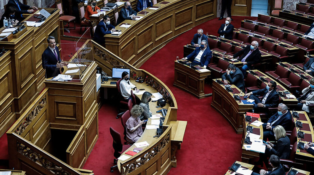 Συζήτηση στη Βουλή για την οικονομία - Στο βήμα ο πρωθυπουργός Κυριάκος Μητσοτάκης