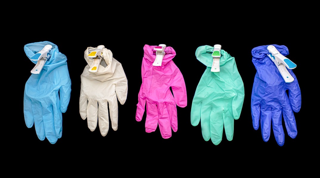 gloves-4954957_1920.jpg