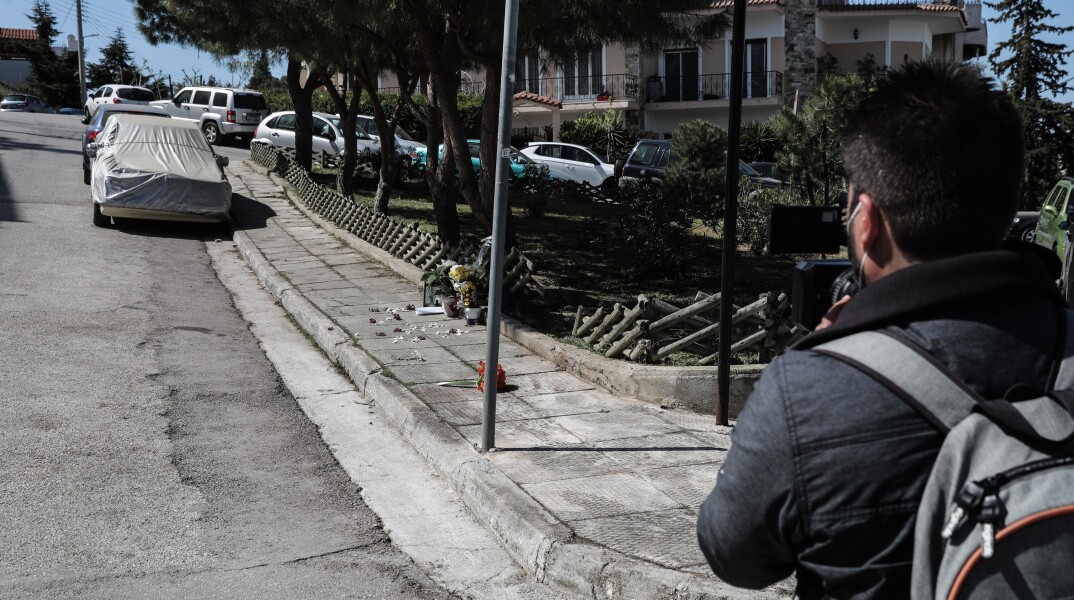 Το σημείο όπου δολοφονήθηκε ο Γιώργος Καραϊβάζ