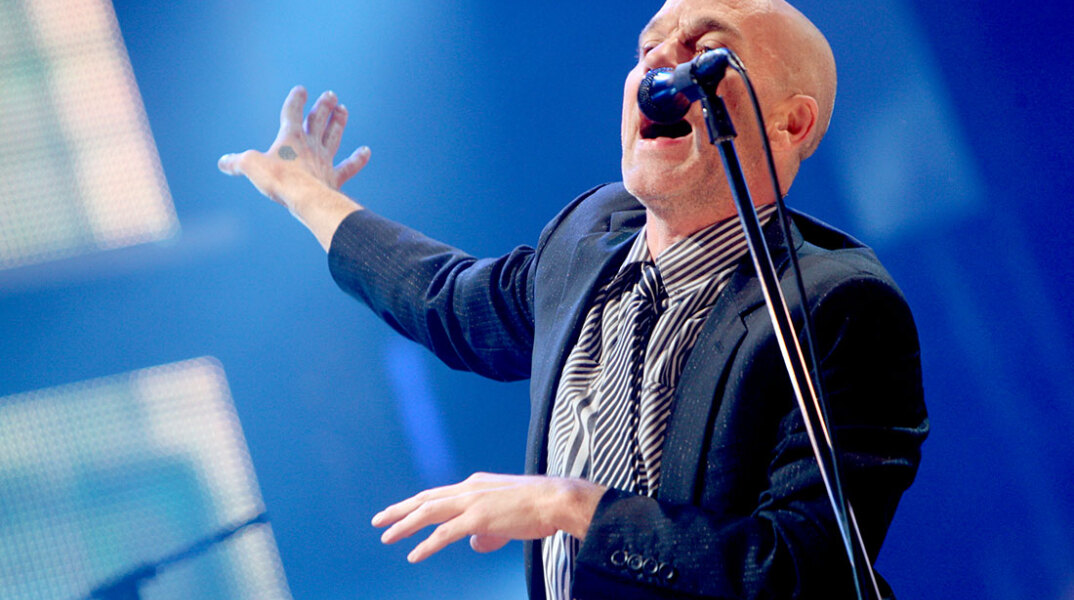 Στιγμιότυπο από τη συναυλία των R.E.M. στο Παναθηναϊκό Στάδιο το 2008