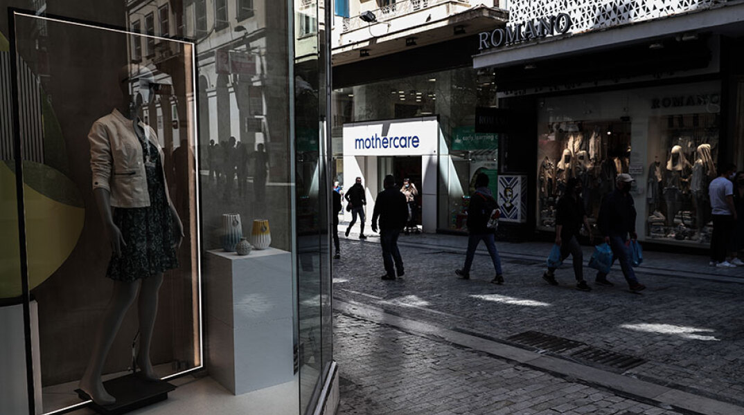 Λιανεμπόριο - Ανοικτά καταστήματα στο κέντρο της Αθήνας - Το self test για κορωνοϊό γίνεται υποχρεωτικό για τους εργαζόμενους στα μαγαζιά