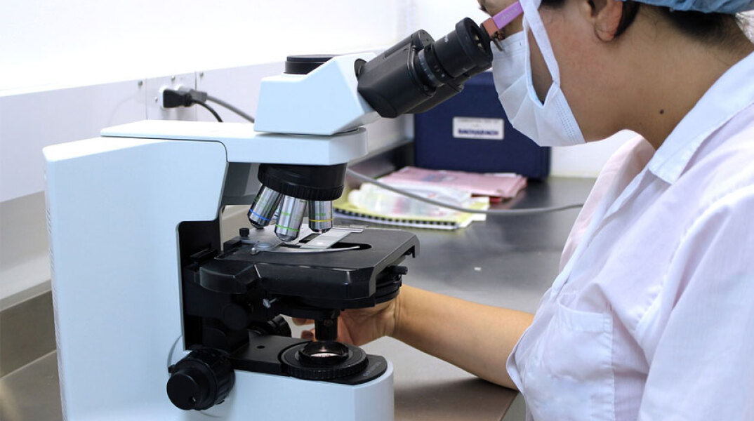 Εργαστήριο (ΦΩΤΟ ΑΡΧΕΙΟΥ) - Νέα δεδομένα για τη βρετανική μετάλλαξη