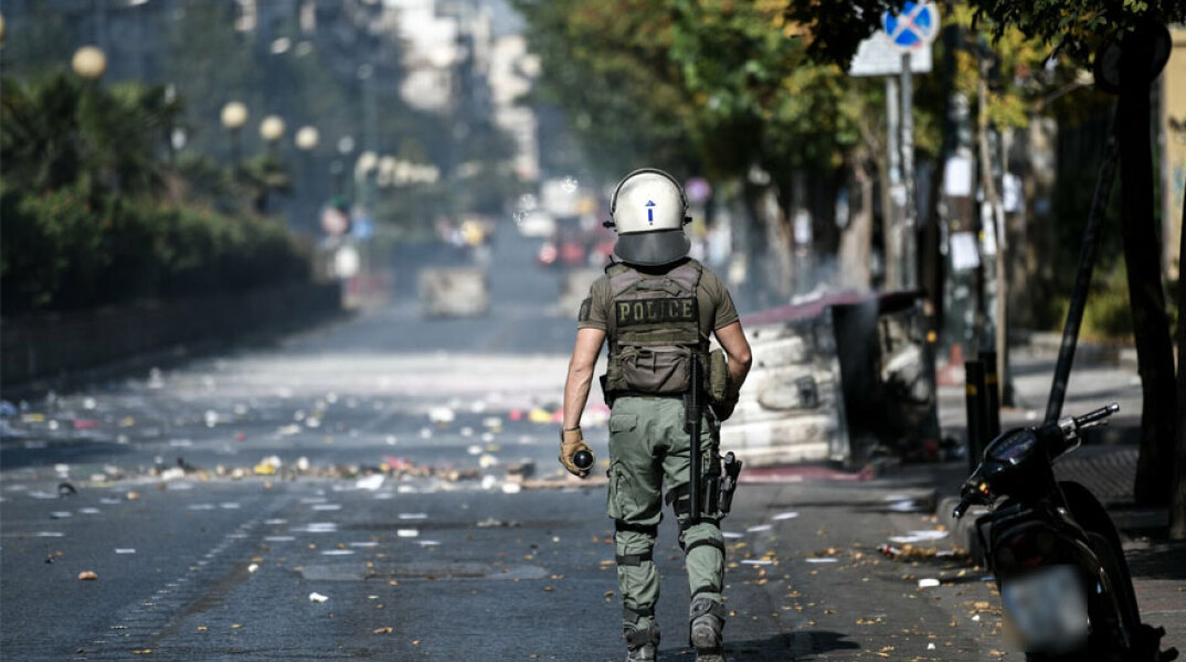 Επεισόδια έξω από την ΑΣΟΕΕ (ΦΩΤΟ ΑΡΧΕΙΟΥ)