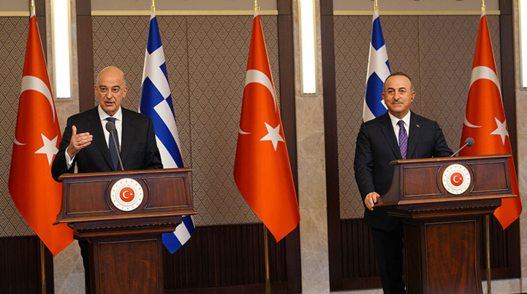 Νίκος Δένδιας και Μεβλούτ Τσαβούσογλου «τσακώθηκαν» on air στις κοινές δηλώσεις από την Άγκυρα