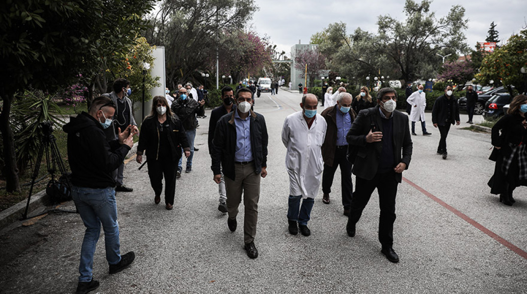  ΕΠΙΣΚΕΨΗ ΤΟΥ ΠΡΟΕΔΡΟΥ ΤΟΥ ΣΥΡΙΖΑ ΑΛ. ΤΣΙΠΡΑ ΣΤΟ ΣΙΣΜΑΝΟΓΛΕΙΟ ΝΟΣΟΚΟΜΕΙΟ 