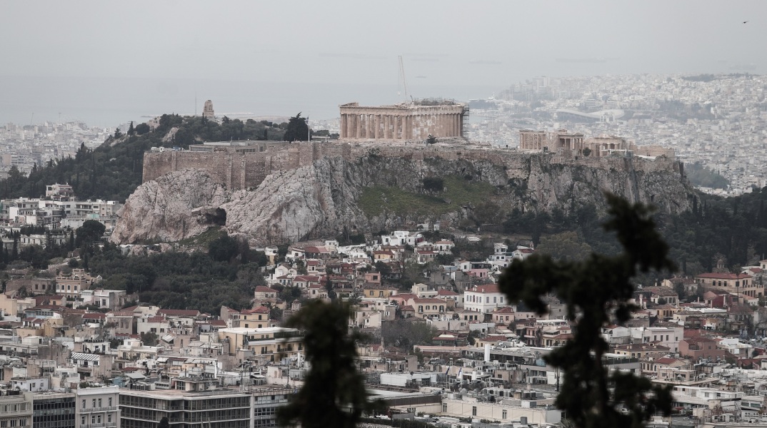 Αφρικανική σκόνη και καταιγίδες προβλέπει η Εθνική Μετεωρολογική Υπηρεσία σήμερα, Κυριακή 18 Απριλίου 2021. Αναλυτικά η πρόγνωση του καιρού σε όλη την Ελλάδα