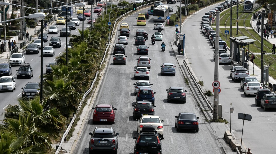  Στιγμιότυπο στην παραλιακή 