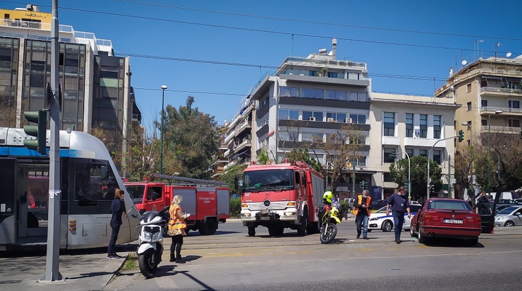 Σύγκρουση συρμού του Τράμ με ΙΧ επιβατικό αυτοκίνητο