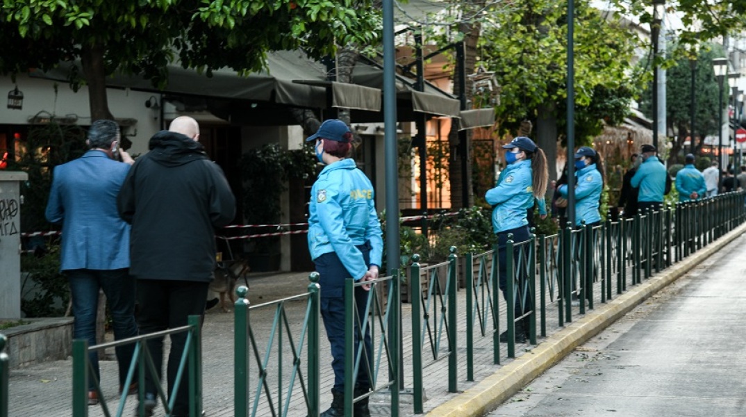 Επιχείρηση της Αστυνομίας στην οδό Βεάκη στο Περιστέρι