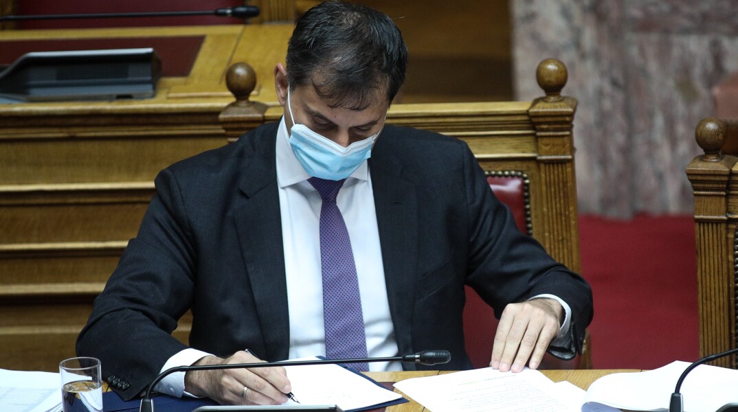 Χάρης Θεοχάρης 