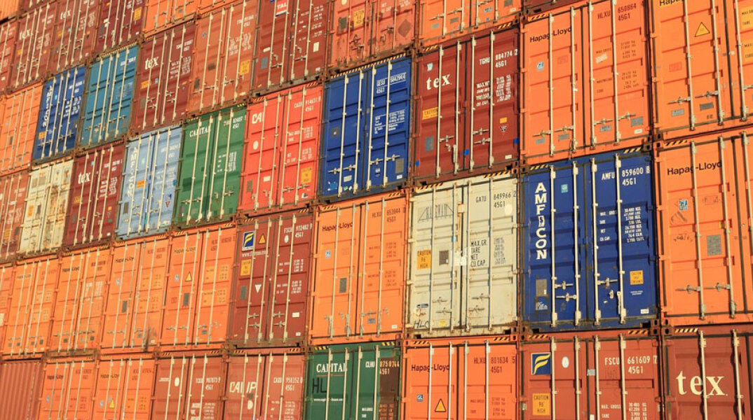 Κοντέινερ σε λιμάνι (ΦΩΤΟ ΑΡΧΕΙΟΥ)