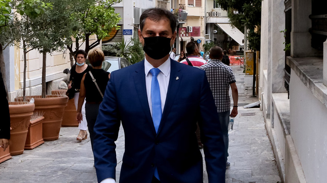 ΧΑΡΗΣ ΘΕΟΧΑΡΗΣ