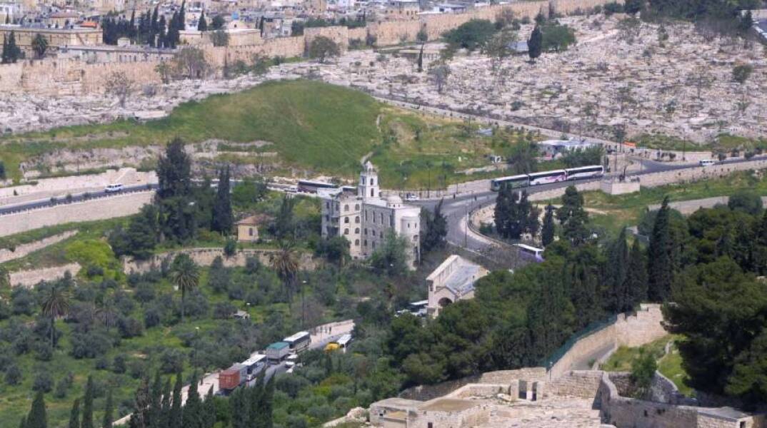 Ιεροσόλυμα - Πανοραμική άποψη της πόλης όπου διακρίνεται ο Τάφος της Παναγίας, ο κήπος της Γεσθημανή και το Όρος των Ελαίων