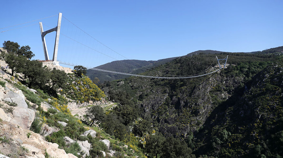 Εγκαινιάστηκε στην Πορτογαλία η μεγαλύτερη πεζογέφυρα στον κόσμο